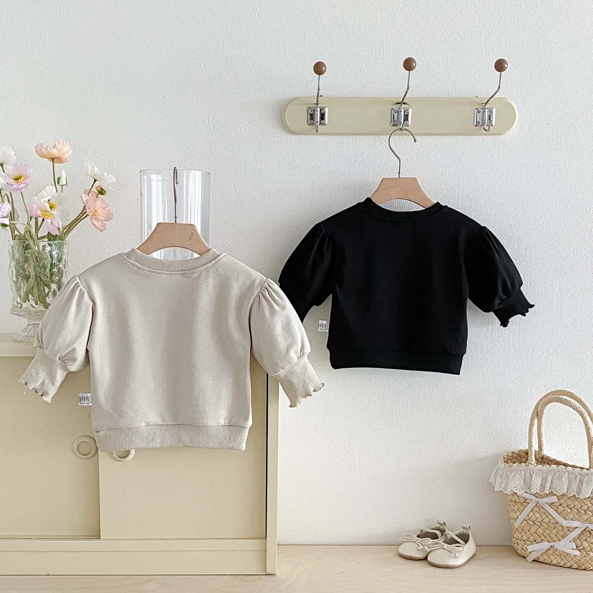 Autumn Girls' Sweater, New Korean Style, Fashionable Loose Sweater, Girls' Spring and Autumn Pullover Bubble Long Sleeve Top, Very Suitable