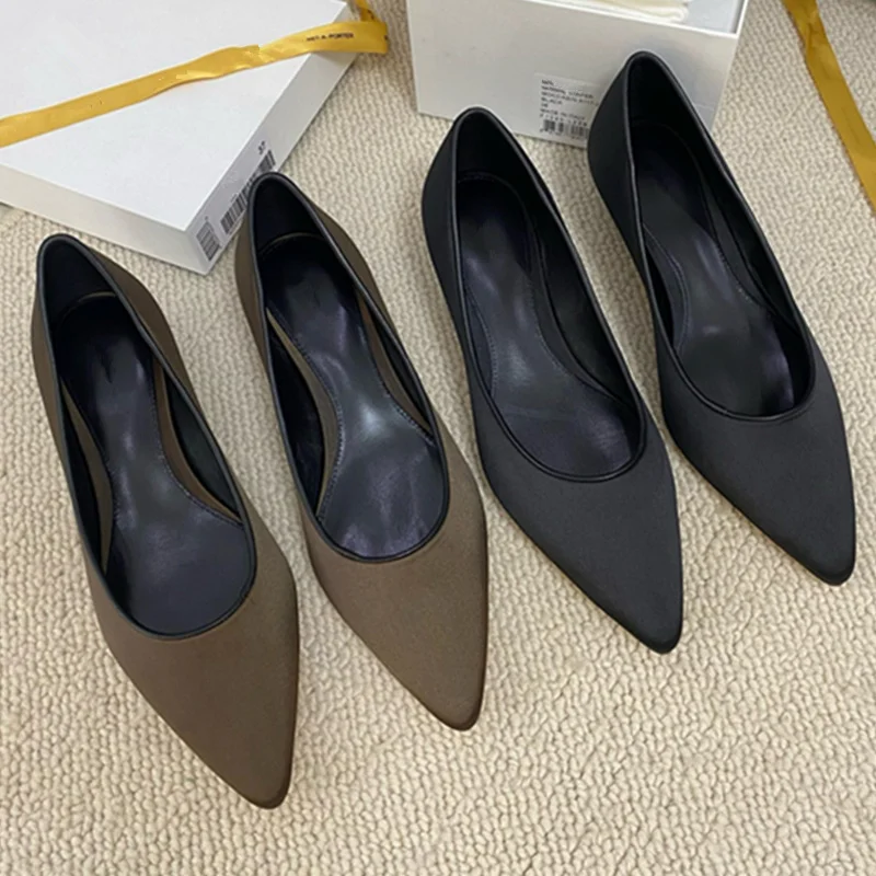 

Withered Minimalist Italy Silk Shoes Retro Elegant Kitten Heel Shoes French Fashion Office Lady 2026 3.5cm Slip On Loafers Shoes