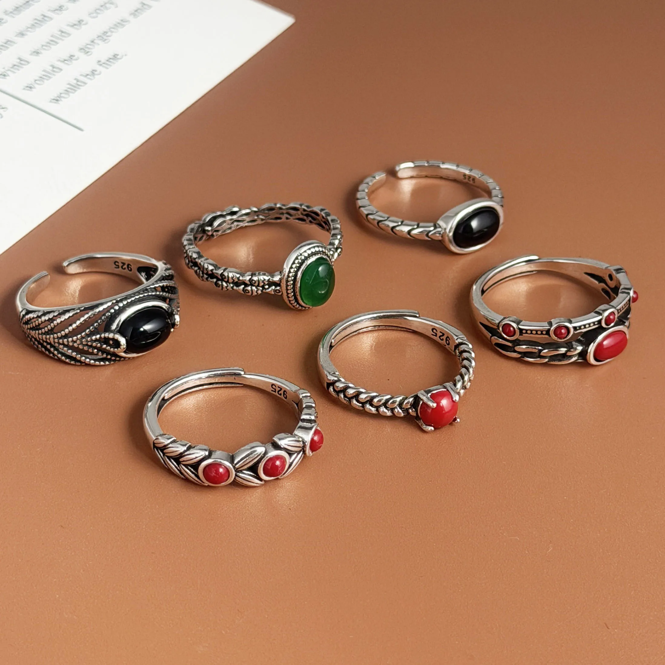BF CLUB 925 Sterling Silber Ring für Damen, Schmuck im Retro-Stil mit schwarzem und rotem Stein, handgefertigter Vintage-Ring, allergiefrei, für Party, Geburtstagsgeschenk – Detail 2