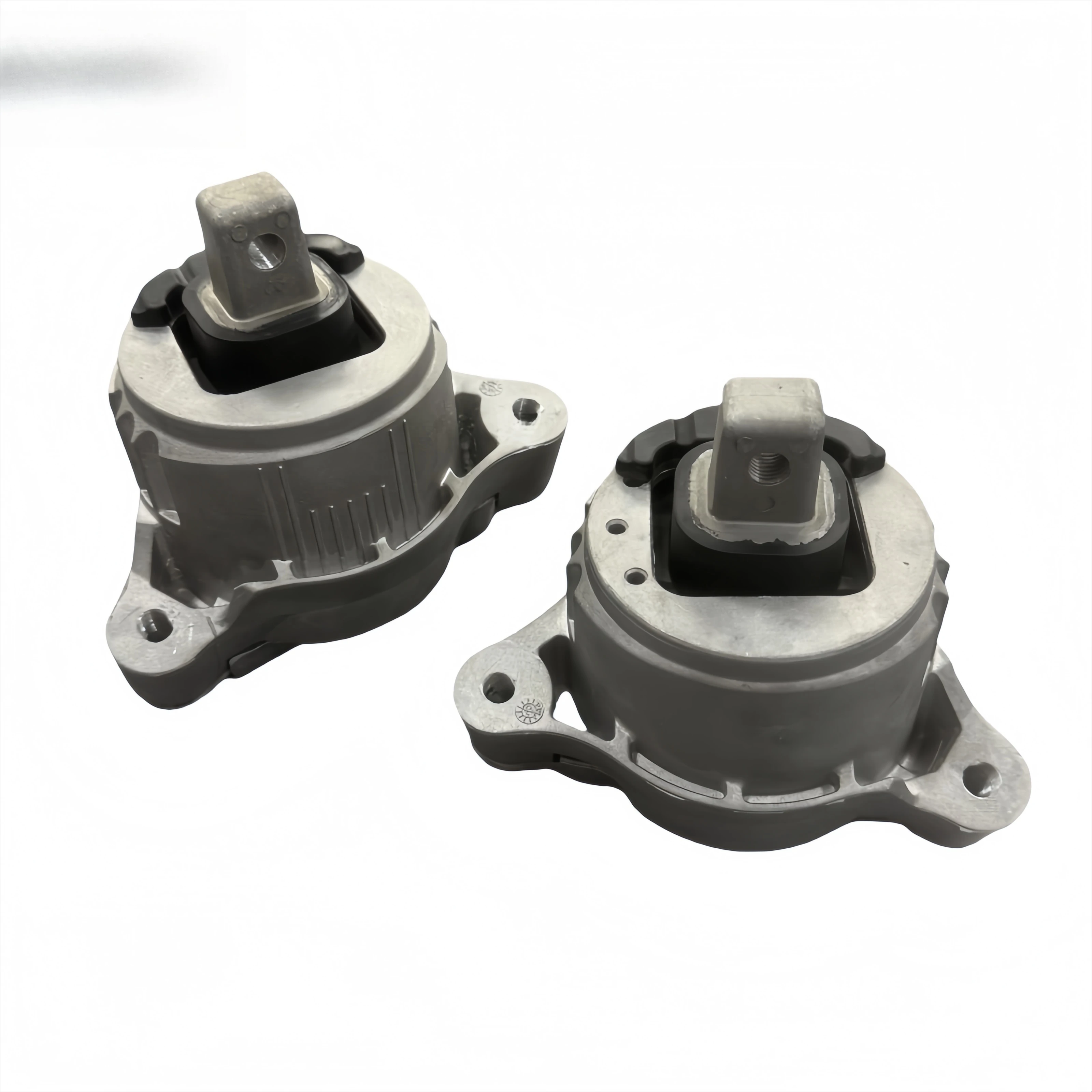 

Engine mount for Maserati Ghibli 2.0 2WD 2021-2024 OEM 670215951 670215952