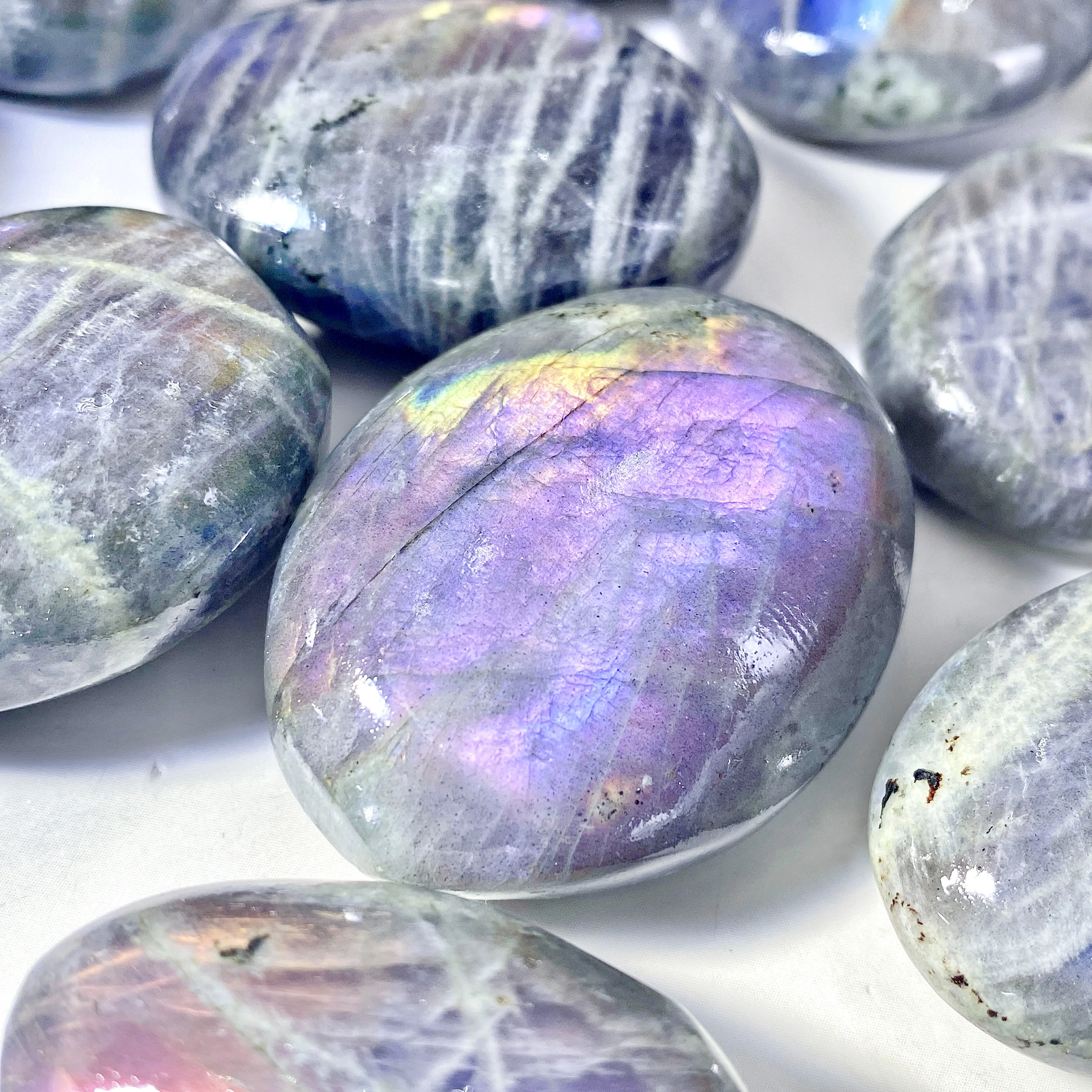 1PC High Quality Purple Flash Labradorite Palm Natural Crystal Palm,Gemstone Jewelry,Glitter, Healing crystal, Birthday gift.