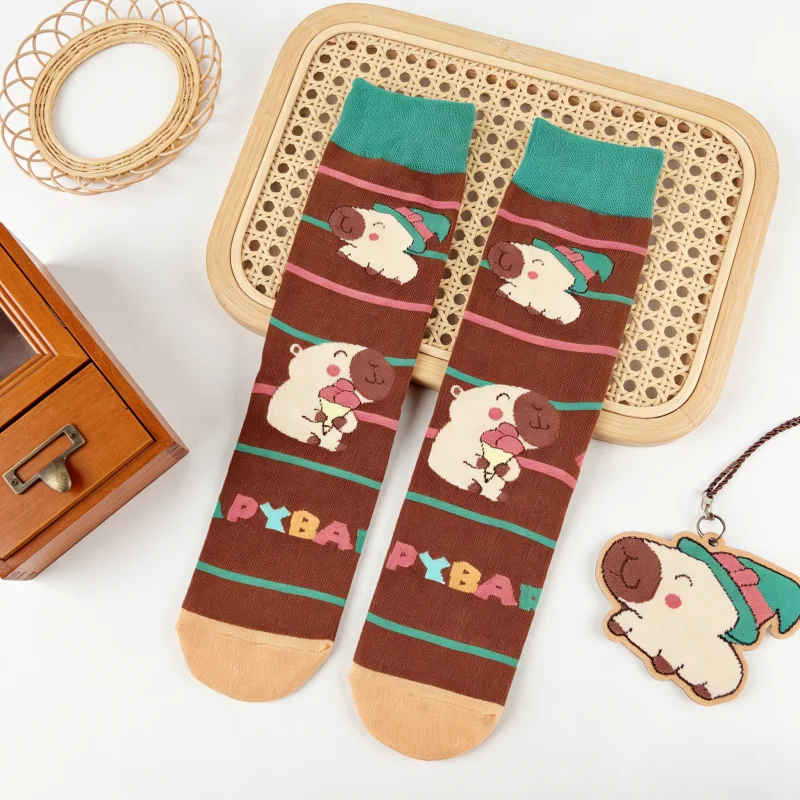 1 pai Cute Capybara Mid-Calf Socks Girls Daily Outfit
