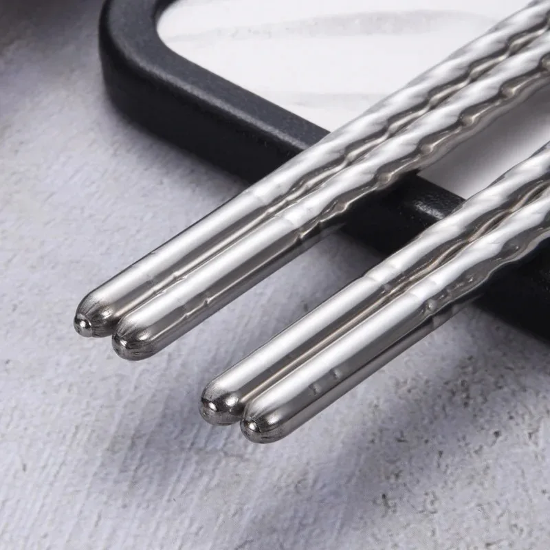 

Korean-style Metal Round Thread Non-slip Handle Chopsticks Children's Adult Chopsticks Stainless Steel Chopsticks