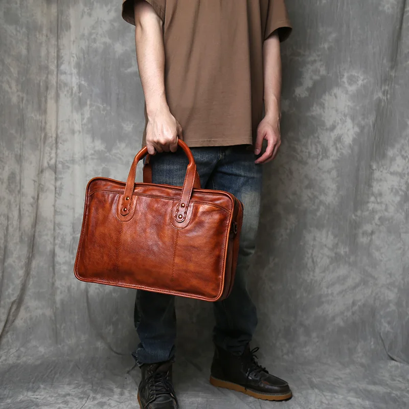 Borsa a mano in pelle retrò di nicchia da uomo fatta a mano con spazzolatura dei colori, abbronzatura delle verdure, strato superiore in pelle bovina, grande valigetta per computer