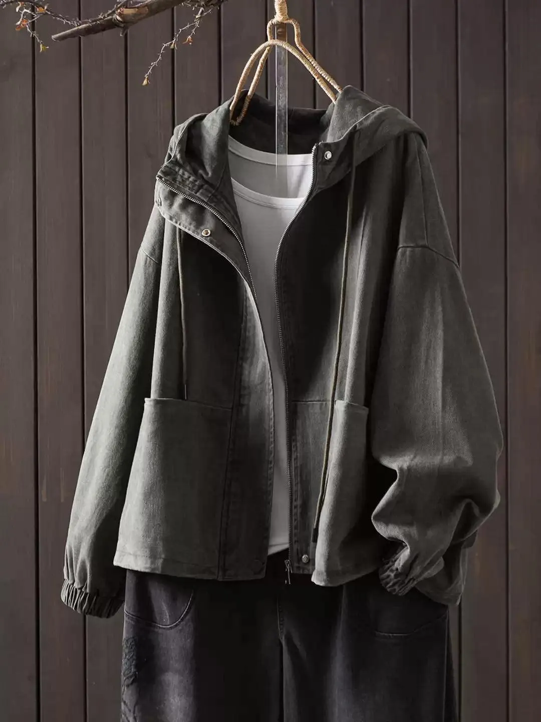 Retro Washed Loose Women's Jacket Design Spring 2026 New Style Cotton Short Coat with Hat Simple Straight Cut Pure Color