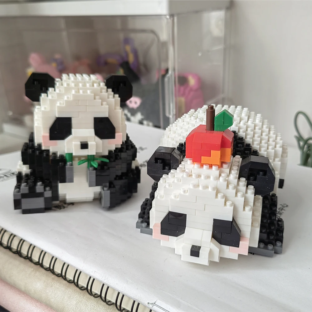 DIY Panda Model Building Blocks Set: Adorable Display Piece, Fascinating Construction Toy, Ideal Gift for Animal Lovers