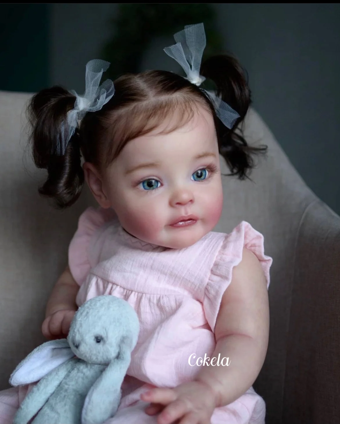 Cokela 60CM Maggie Reborn 유아 인기 귀여운 소녀 인형 손 뿌리 머리 부드러운 포옹 바디 고품질 인형 장난감