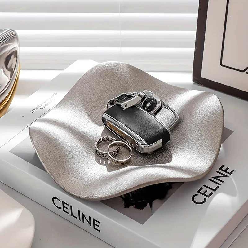 Wave Shaped Irregular Ceramic Electroplating Storage Tray Jewelry Lipstick Necklace Tray Desktop Item Storage Container Storage