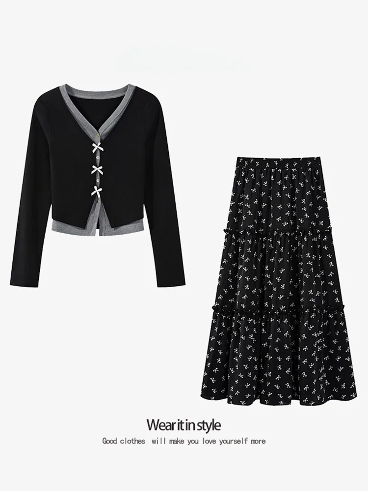 

Elegant Sweet Fashion Set Women's V-neck Knit Top with Slimming Skirt Autumn New Design Sense Two-piece Ensemble