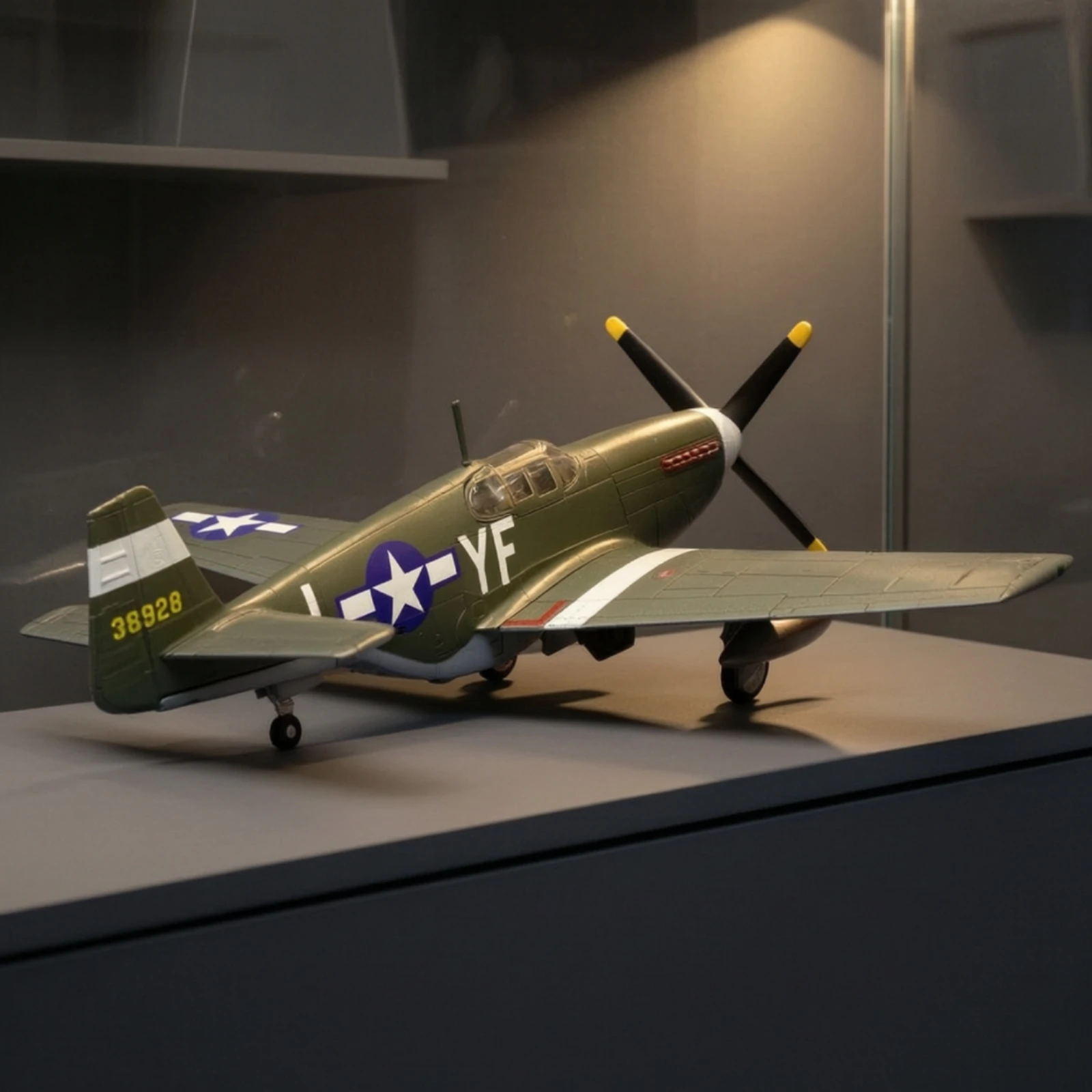 North American P-51B Mustang Model Diecast P-51B Mustang Model Toy Realistic Propeller-Driven for Collectors, Desktop Display