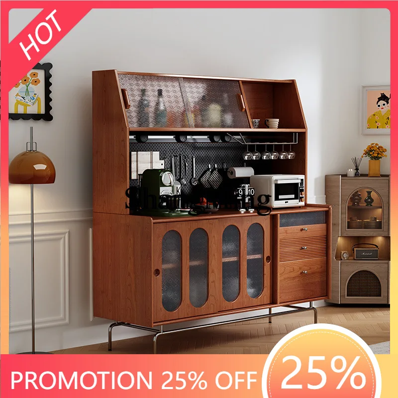 

Стильный винтажный настенный буфет из массива дерева в ретро-стиле, интегрированный в кухонную систему, высокий шкаф для хранения и вина.