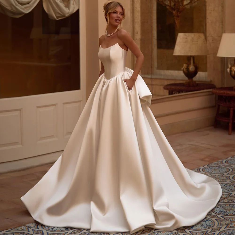 Simple Strapless Sleeveless Wedding Dress High Quality Satin A-Line Robe de mariée Charming Lace Up Back Customized Bridal Gowns