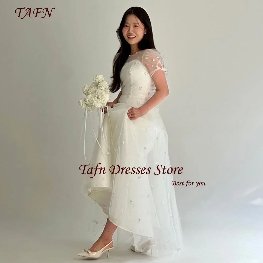 

TAFN Modest Wedding Dresses O-Neck Short Sleeves Bridal Gown A-line Floor-Length Illusion Reception Dresses Photo Shoot