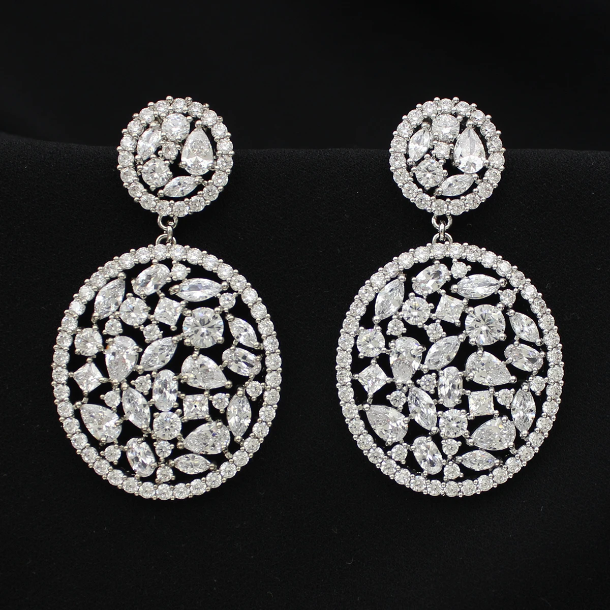 

Round dangle Earrings white navy blue gold color Zircon Shiny dinner Party Dangle Earrings openwork Female Gift