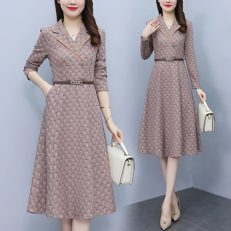 

Женское трикотажное платье-миди с длинным рукавом