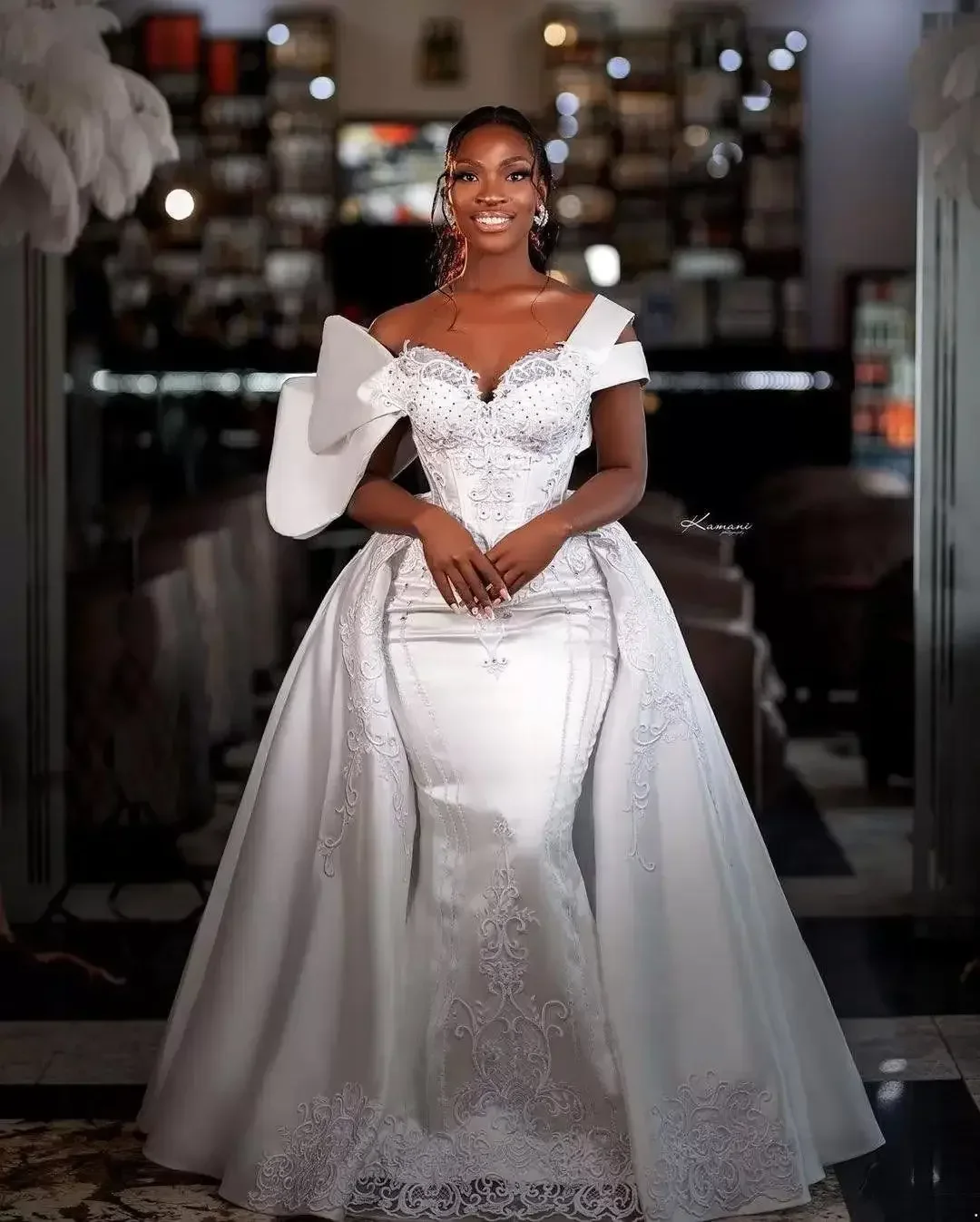 Customized Off The Shoulder Embroidery Beaded  Wedding Dress With Detachable Train Robe De Mariage Plus Size Bridal Gown