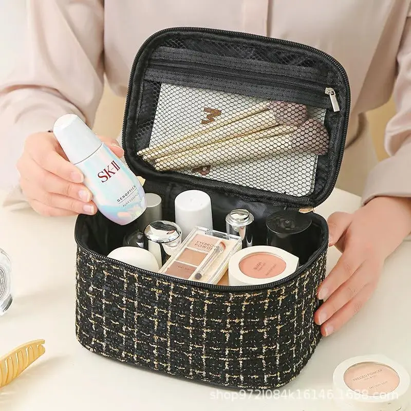 Fashion Cosmetic Bag Large Capacity Portable Handbag Plaid Travel Makeup Bag Portable Toiletries Organizer Bathroom Storage Case