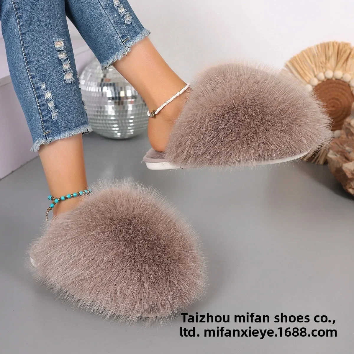 Neue Winter-Damenmode-Fellpantoffeln, Flauschige Niedliche Plüsch-Luxus-Outdoor-Anti-Rutsch-Pantoffeln mit Flachem Boden für Damen – Detail 12