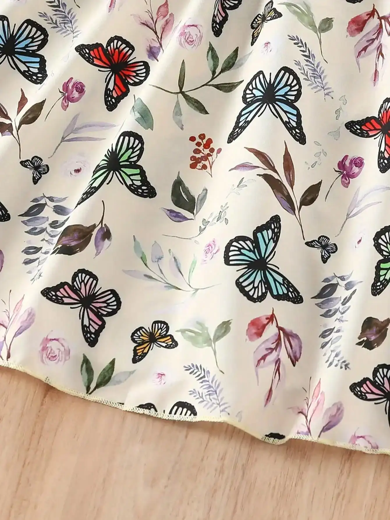 2026 Lässiges und elegantes Mädchenkleid mit Schmetterlingsdruck, ärmellos – V-Ausschnitt, lang, perfekte Wahl für den Sommer – Detail 7