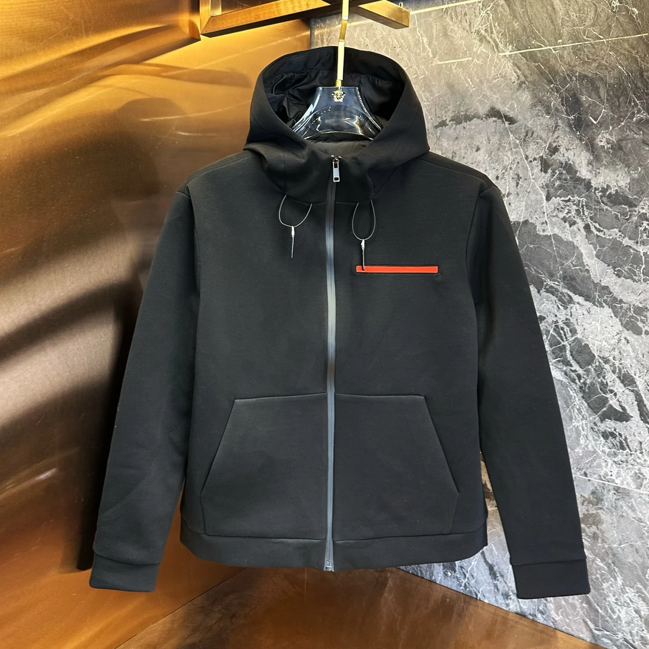 

Новая мужская куртка весна-лето: повседневная, универсальная, с капюшоном, тонкая, модная спортивная одежда от известного бренда, полиэстер, длинный рукав