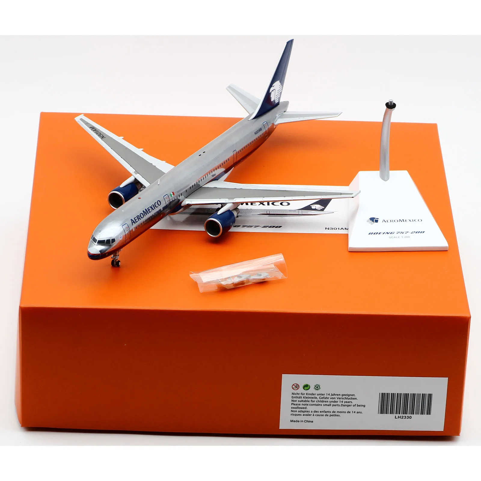 LH2330 Alloy Collectible Plane Gift JC Wings 1:200 Aeromexic Airlines 