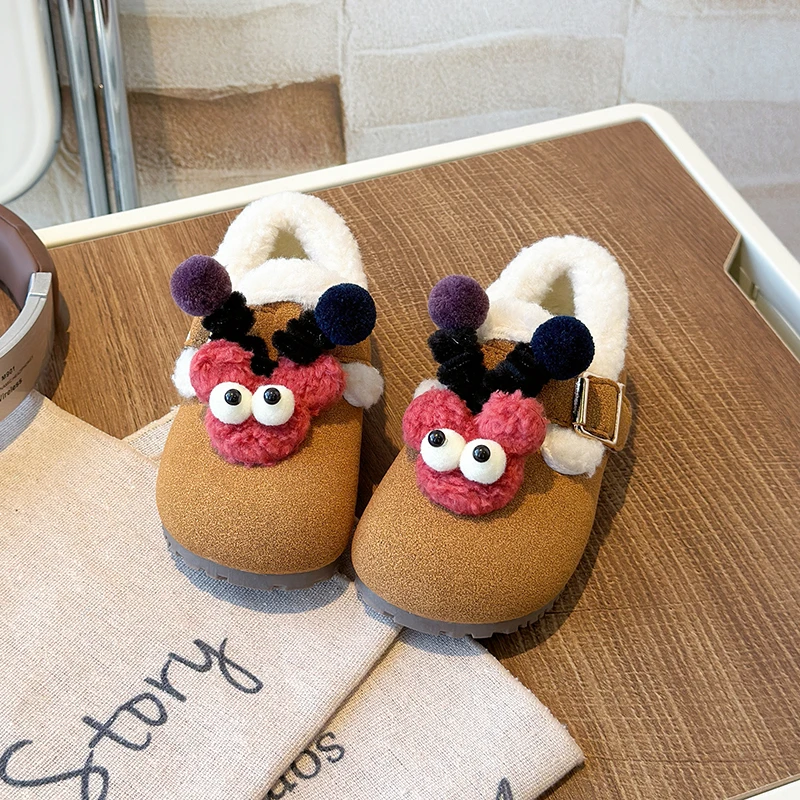 Sepatu Anak Perempuan 2025 Sepatu Kulit Berlapis Kapas Hangat Musim Dingin Sepatu Kasual untuk Pesta Sepatu Fashion Sol Lembut Loafers sepatu anak perempuan