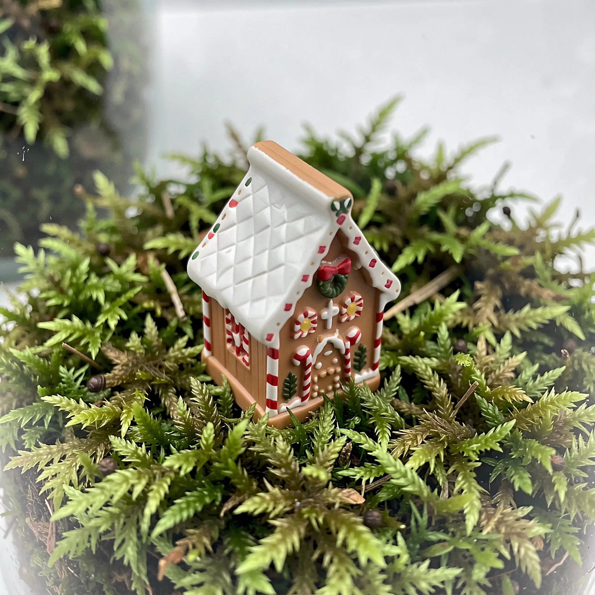 9Pcs Miniature Christmas Resin Statue Fairy Garden Micro Landscape Tiny Village Houses Desktop Decor Ornament for Dollhouse