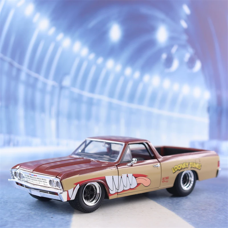 1:24 1967 Chevrolet EL Camino High Simulation Diecast Car Metal Alloy Model Car decoration display collection gifts J344