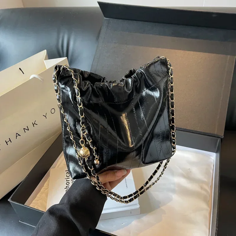 Exquisite premium texture small bag silver chain bucket bag light luxury shoulder cloud bag