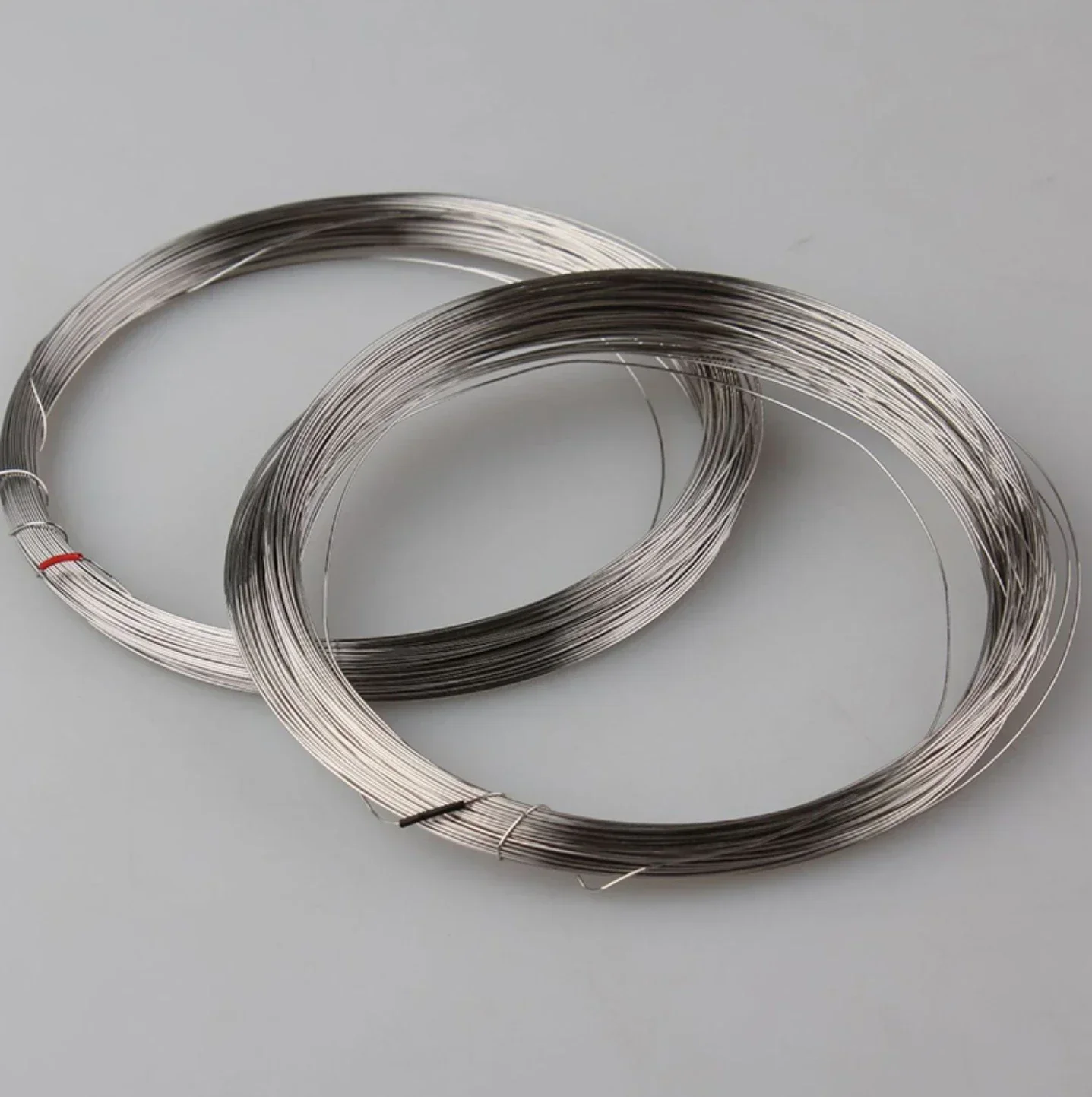 

Pure platinum wire (5 meters long/99.99% purity)