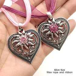 New Heart Shape Engraving Pendant Necklace Vintage Silver Color Edelweiss Choker Women Party Costume Accessories Jewelry Gifts