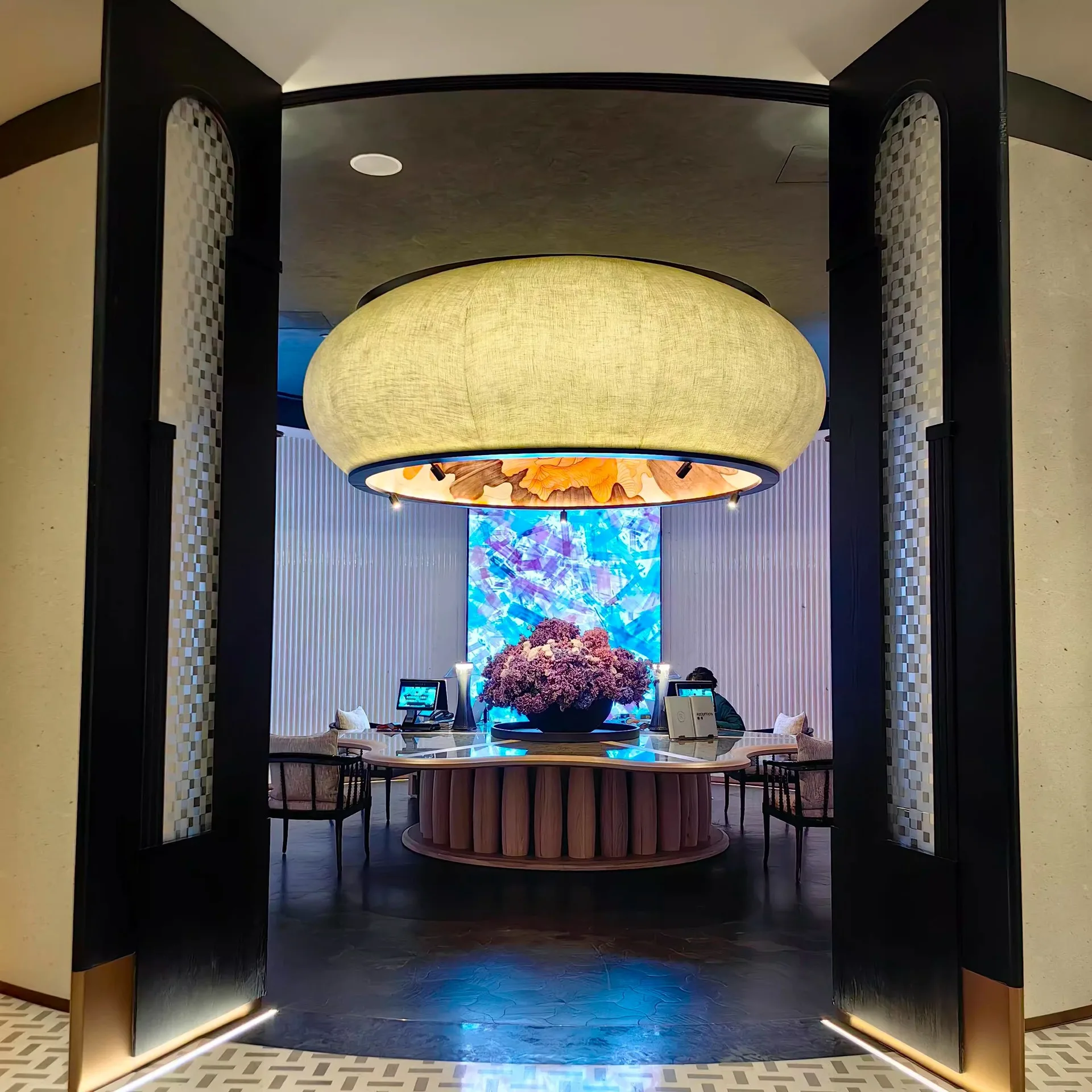 Новый китайский стиль окрашенный вестибюль отеля FRP клуб ресторан отель кейтеринг частная комната выставочный зал круглый