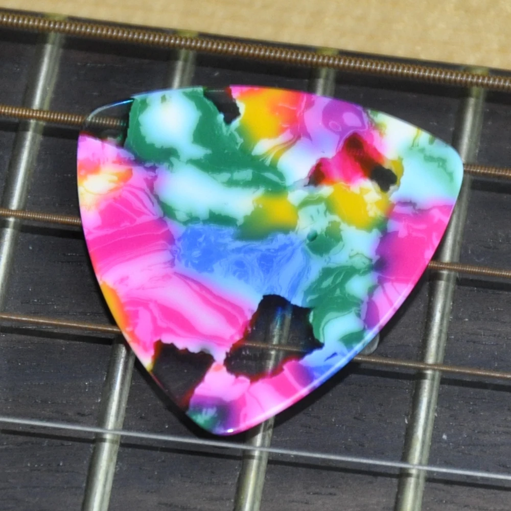 Lots of 100 pcs Tie-dye Rounded Triangle Big Size Medium 0.71mm Celluloid Guitar Picks