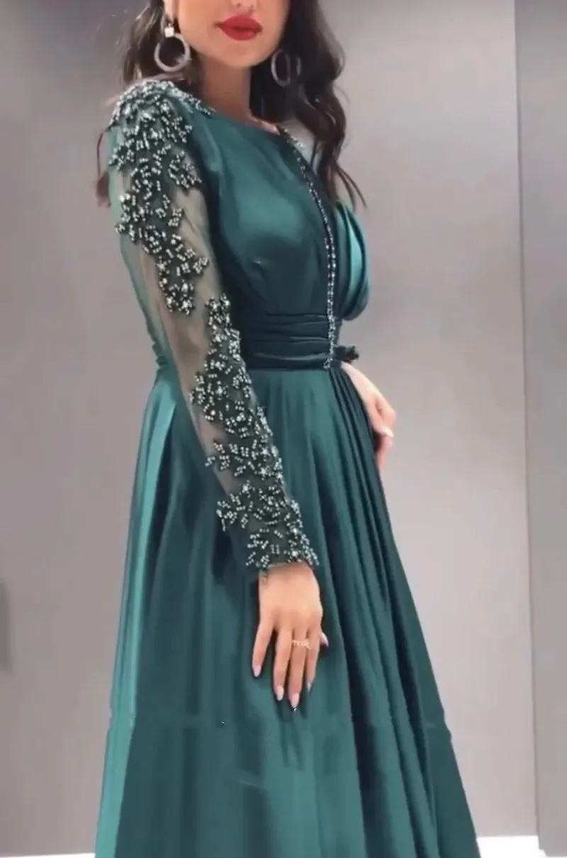 Green Satin A-Line Formal Evening Dresses Arabic O-Neck Beaded Long Sleeves Dubai Satin Mermaid Party Prom Gowns robe de soirée