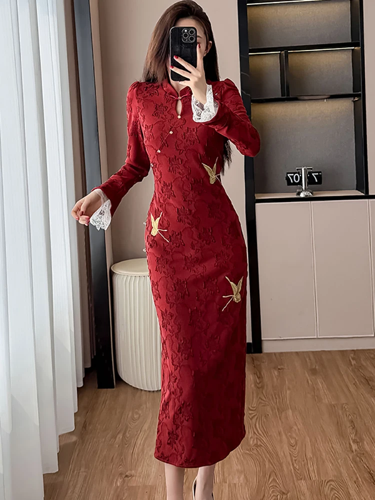 

Women Red Jacquard Floral Cheongsam Dress Autumn Winter Long Sleeve Elegant Bodycon Gown 2025 Korean Vintage Luxury Party Dress