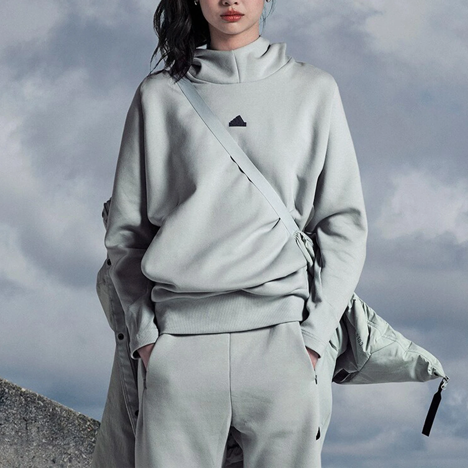 

Официальный женский свободный модный свитшот Adidas IN5124