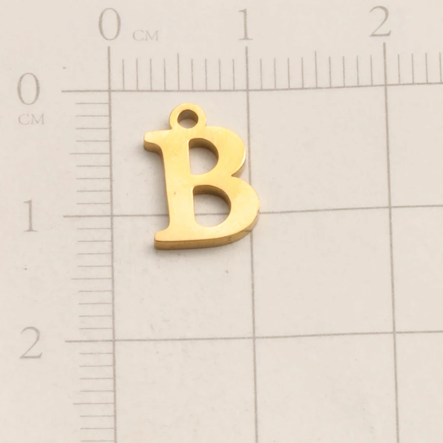 Echt vergoldeter Anhänger mit englischen Buchstaben, kleine A-Z Initialen-Charms für Schmuckherstellung, DIY-Namensanhänger aus Edelstahl, Geschenk. – Detail 4