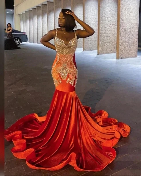 Luxury Sheer Women Long Black Girls Prom Dresses Sexy Diamond Beaded Mermaid Velvet Prom Gowns Evening Gala Party Customized