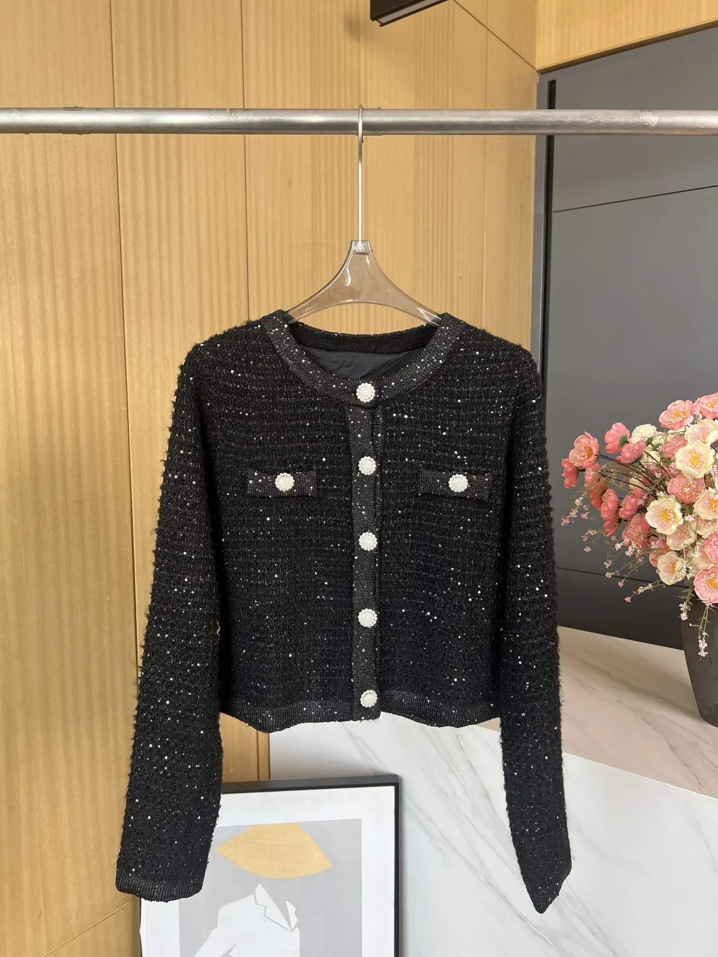 2024 Winter New Women's Clothing Water diamond buckle temperament short knitted cardigan jacket 1021