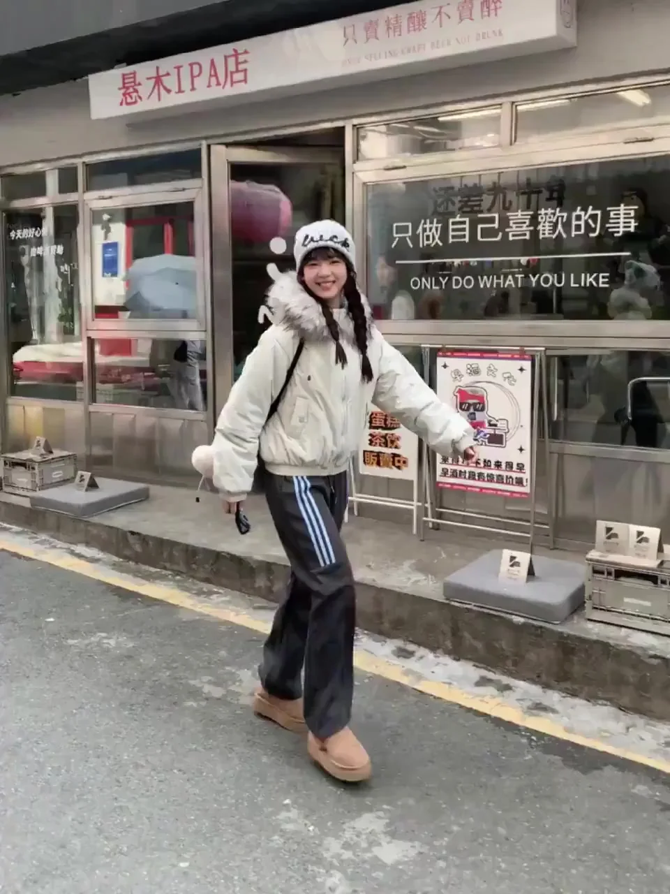 

2025 Fur Collar Hooded Winter Women Down Jacket Vintage Elegant Warm Cotton-padded Jacket Female Short Parka Outerwear