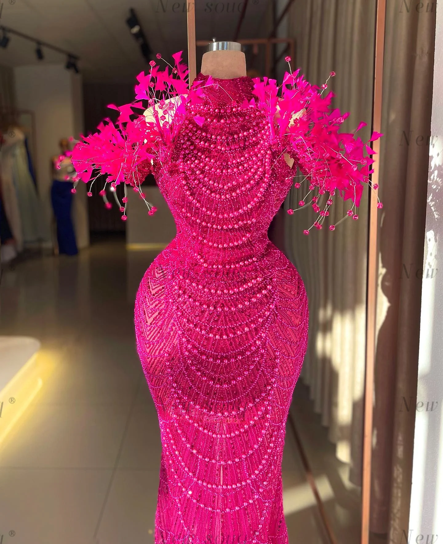 

Hot Pink High Neck Off Shoulder Long Mermaid Evening Dresses Row of Pearls Sparkle Sleeveless Women's Events Prom Party Gowns