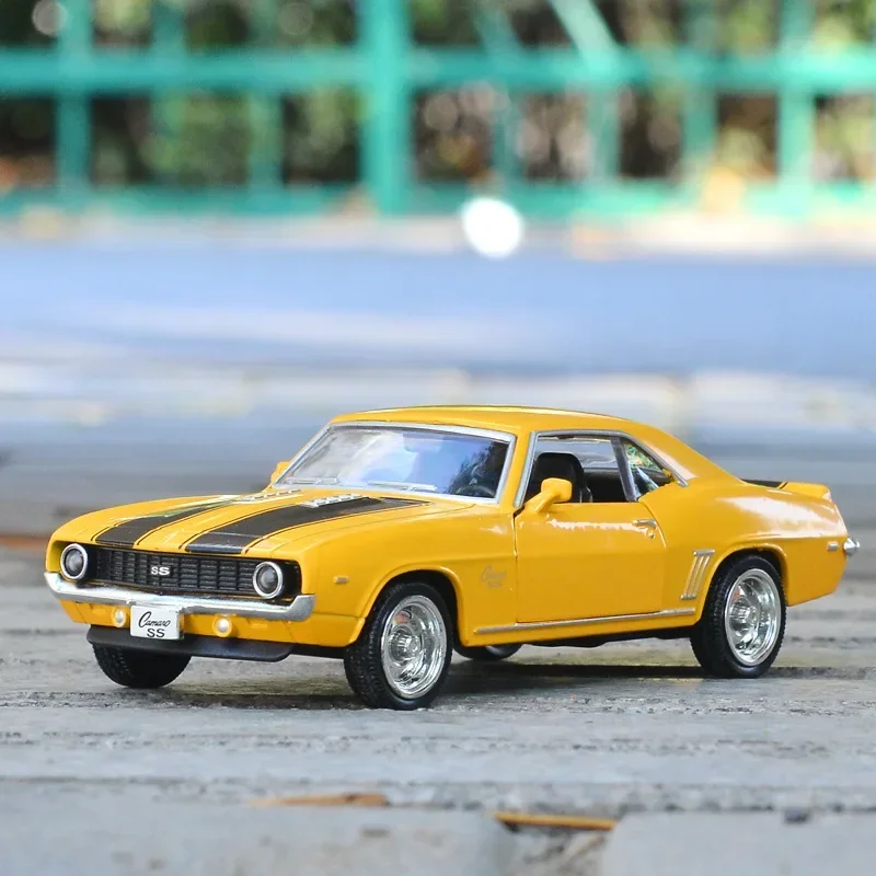 1:36 1969 Chevrolet Camaro SS Muscle car High Simulation Diecast Car Metal Alloy Model Car Children\'s toys collection gifts A318