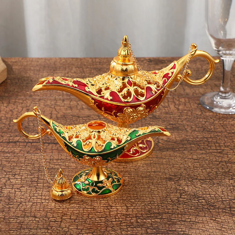 

European Aladdin Magic Lamp Metal Artifact Palace Dinner Decoration Props Wishing Metal Pot Aromatherapy Pot Art Room Decoration