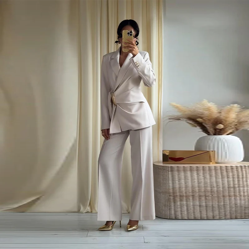 Eleganter Damenanzug mit Schnallengürtel, Blazer mit Revers und langen Ärmeln, schmal geschnittener Mantel und weit geschnittene Hose – Frühlingsneuheit – Detail 18