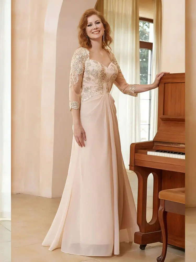 Vestido de gasa de encaje con cuentas y escote corazón