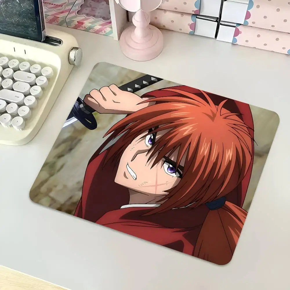 Anime Rurouni Kenshin Mousepad Small LockEdge Mouse Pad For Gamers Computer Desk Pad Rectangular Anti-slip Rubber