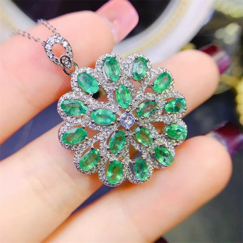 

Fashionable Natural Emerald Pendant, 925 Silver Women's Pendant, Daily Wear, Gift for Friends