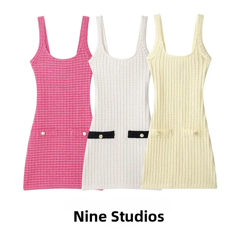 Vestido Curto E de Malha F com Faixa Elástica, Decote ara que Caia, Botões Decorativos, Casual, Primavera Ve...