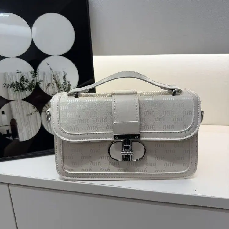 

Classic Timeless Tote Designer Diaper Bag Women Luxury Leather Large Capacity Elegant Crossbody Handbag For Lasting Fashion