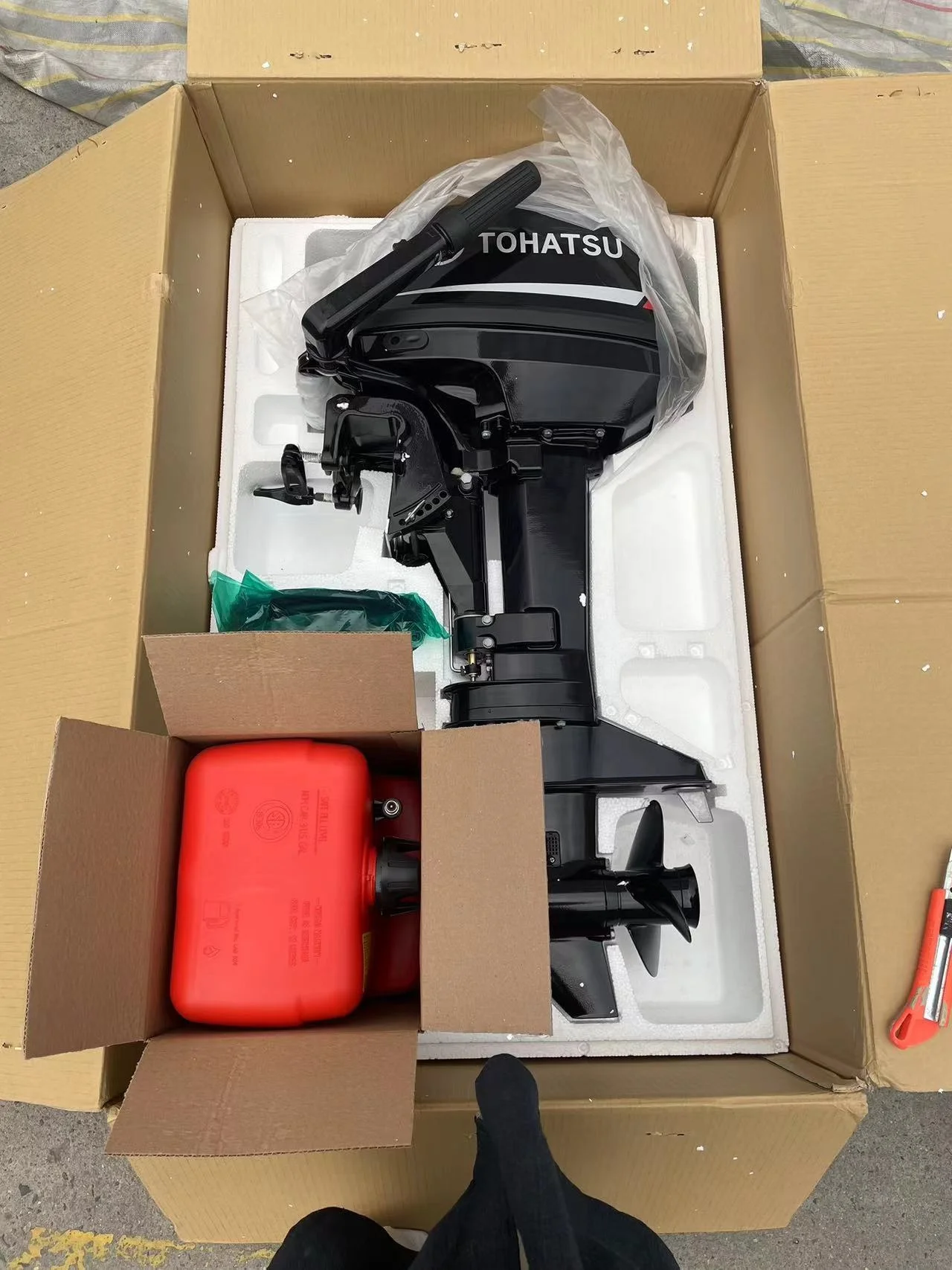 Brand new original Tohatsu 2 stroke M9.8BS boat motor 9.8 outboard engine